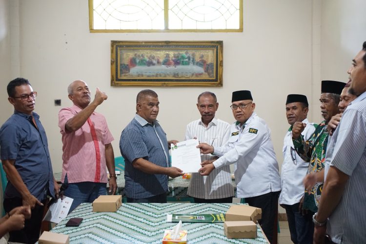 Penyerahan Surat Rekomendasi Partai Bulan-Bintang Kepada Pasangan Maryadat.