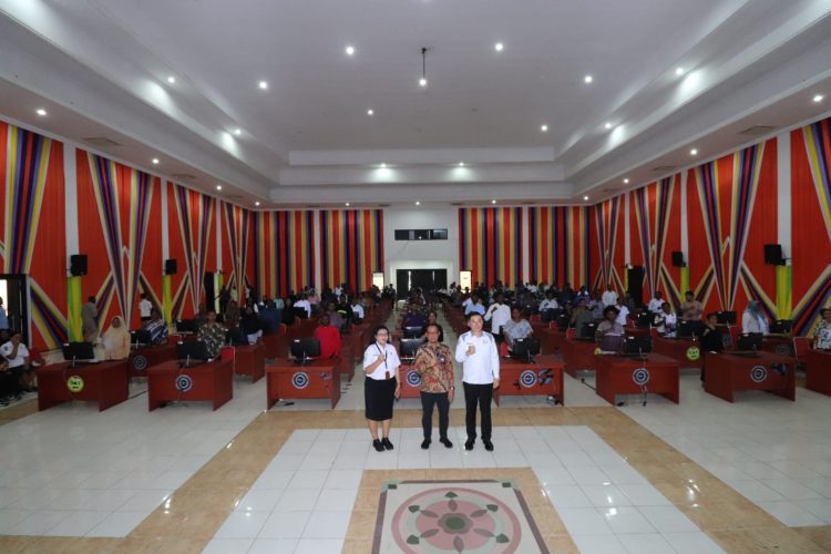 Bupati Freddy Thie Tegaskan Transparansi Seleksi CPNS 2024 dalam Simulasi CAT