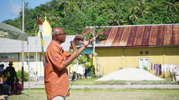 Polly Tapotubun: Kritiki Maluku Tenggara Hebat Itu Slogan Kosong