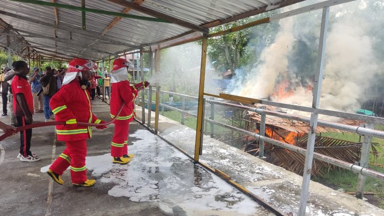 Hadiri Simulasi Kebakaran, Polres Asmat Minta Semua Pihak Sinergi Ciptakan Lingkungan Bebas Potensi Bahaya