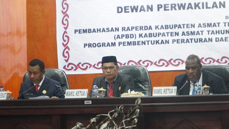 Bupati Asmat Sampaikan Nota Keuangan, Proyeksi APBD Asmat 2025 Capai Rp1,7 Triliun