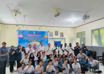 Dukcapil Papua Barat Fasilitasi Perekaman KTP-el dan Aktivasi IKD untuk Pelajar di Kaimana