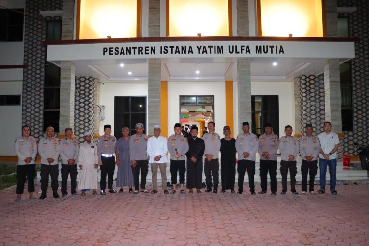 Kapolres Tual Berbagi Kebahagiaan dengan Anak Yatim di Bulan Ramadan