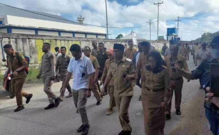 Wawali Dan Tim TPID Awasi Langsung Penjualan Beras Bulog