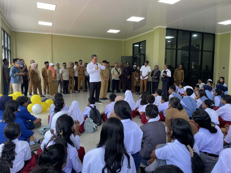 Resmikan Perpustakaan Kota Tual, Gubernur Maluku: “Saya Bisa Seperti Ini Karena Rajin Membaca”