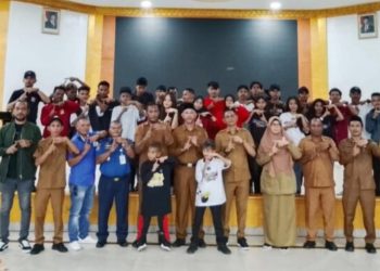 Wakilkan Wali Kota, Asisten I Setda Tual Lepas Tim Maryadat Kreative ke World Dance Competition