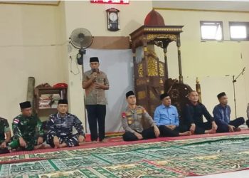 Ramadan Damai: Masyarakat Fiditan Akhiri Konflik, Serahkan Senjata Tajam ke Polda Maluku