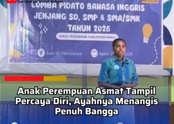 Anak Perempuan Asmat Tampil Percaya Diri, Ayahnya Menangis Penuh Bangga